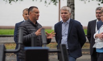Министр спорта РФ Павел Колобков лично проверил работу уличных тренажёров MB Barbell